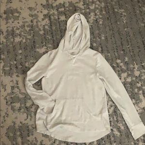 I’m selling this off white sweater shirt